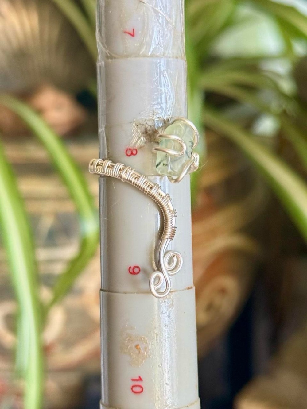 Handmade prehnite wire wrapped ring - Picture 7 of 7